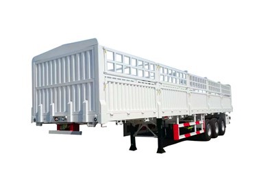 Semirremolque de carga con valla para transporte de animales